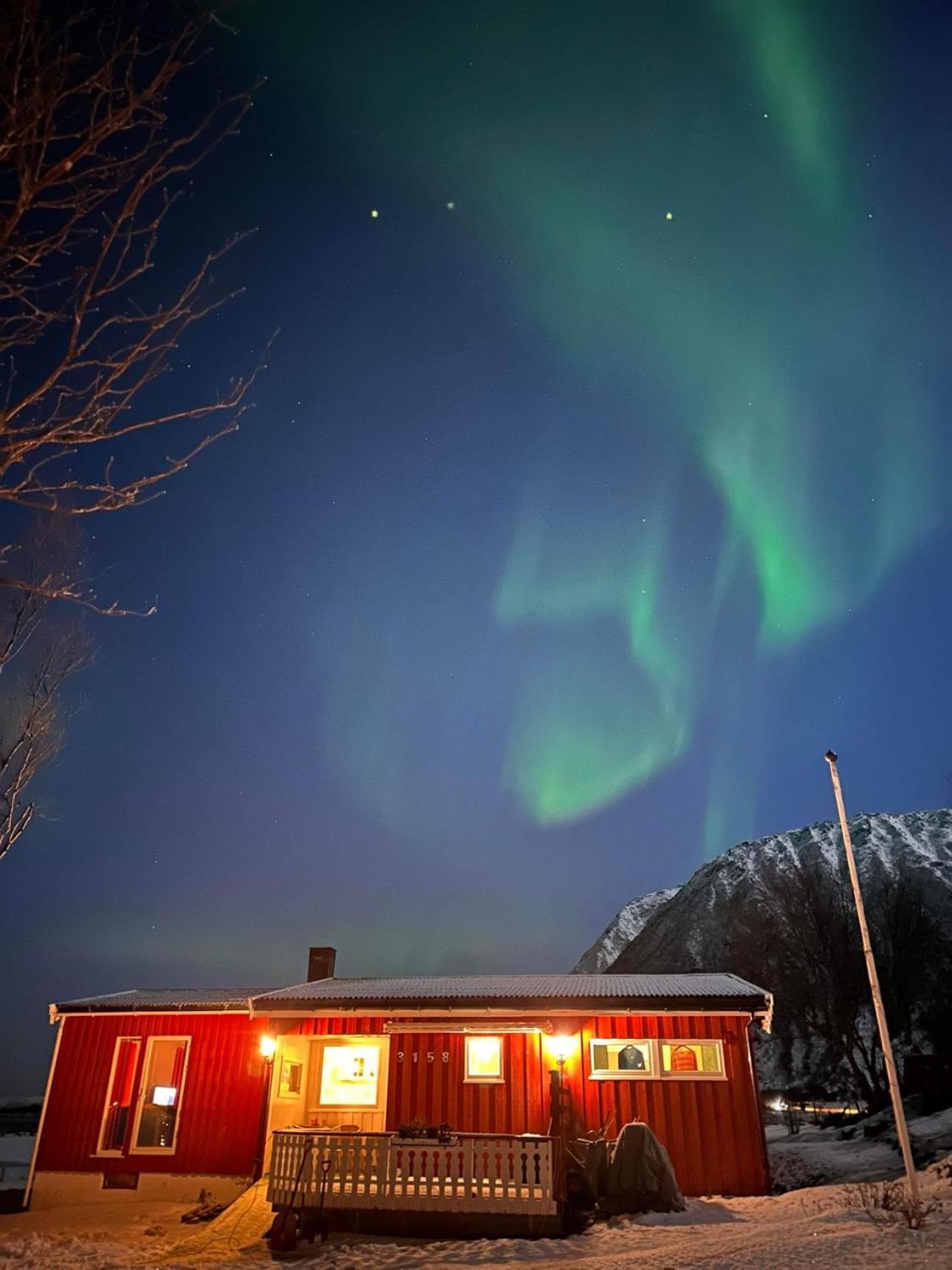 Midnattsolveien 3158,Sommarhusstrand Laukvik Lofoten Norway Bagian luar foto