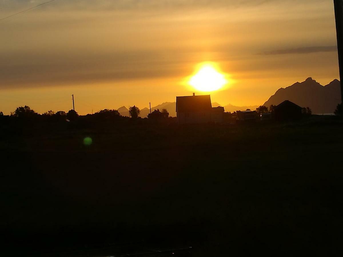 Midnattsolveien 3158,Sommarhusstrand Laukvik Lofoten Norway Bagian luar foto