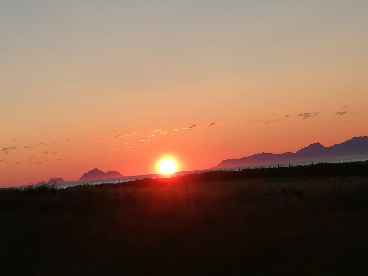 Midnattsolveien 3158,Sommarhusstrand Laukvik Lofoten Norway Bagian luar foto
